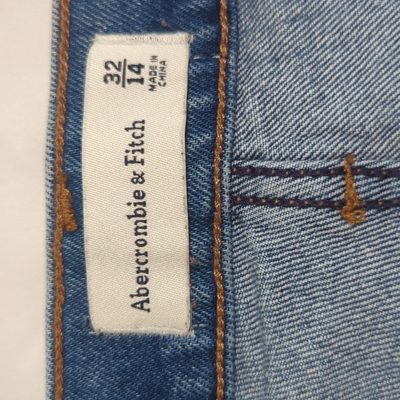 Abercrombie & Fitch Curved Hem Denim Mini Skirt, Color Med Wash Size 32 - Picture 14 of 14